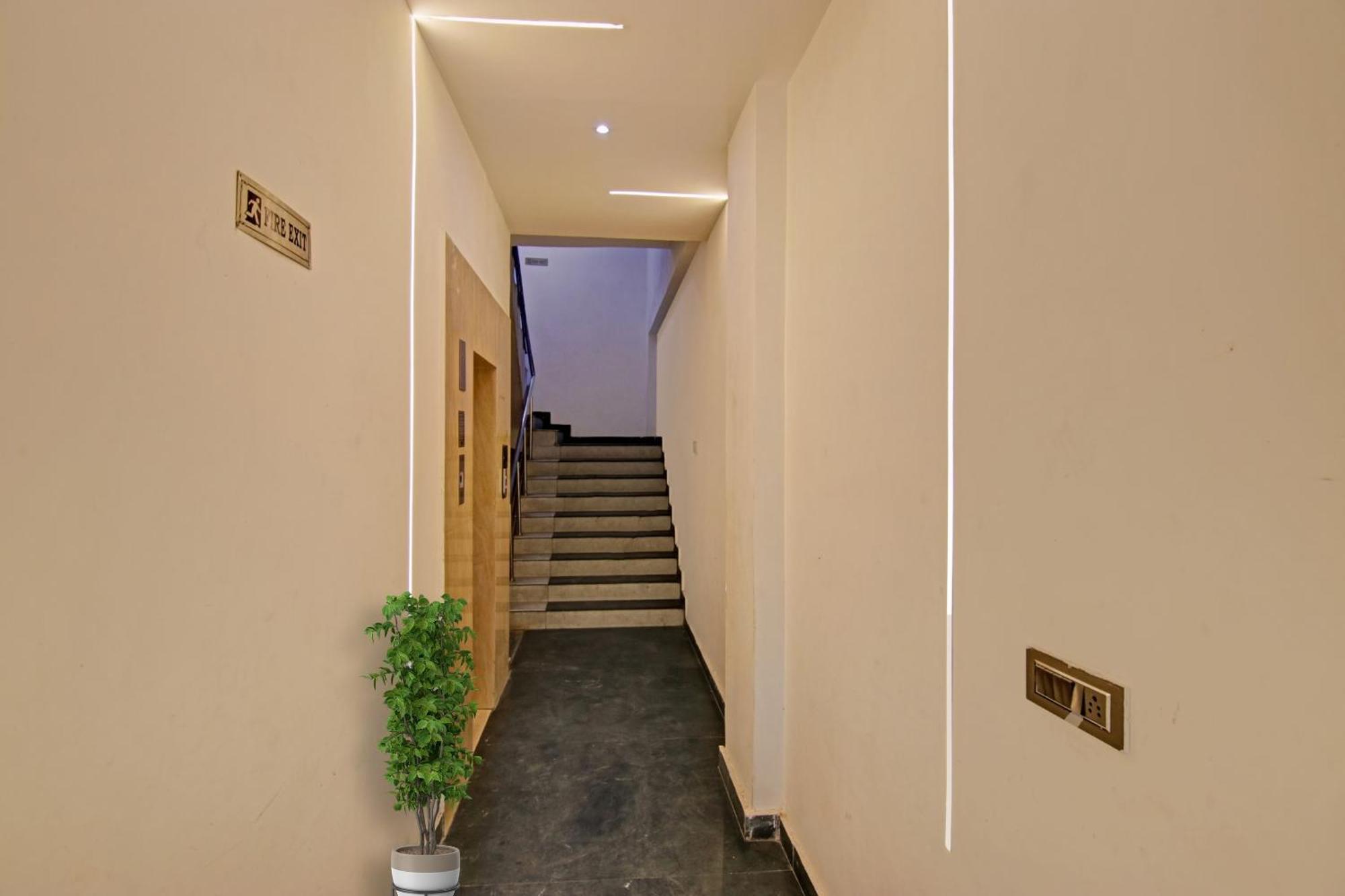 Hotel 19 West Νέο Δελχί Εξωτερικό φωτογραφία