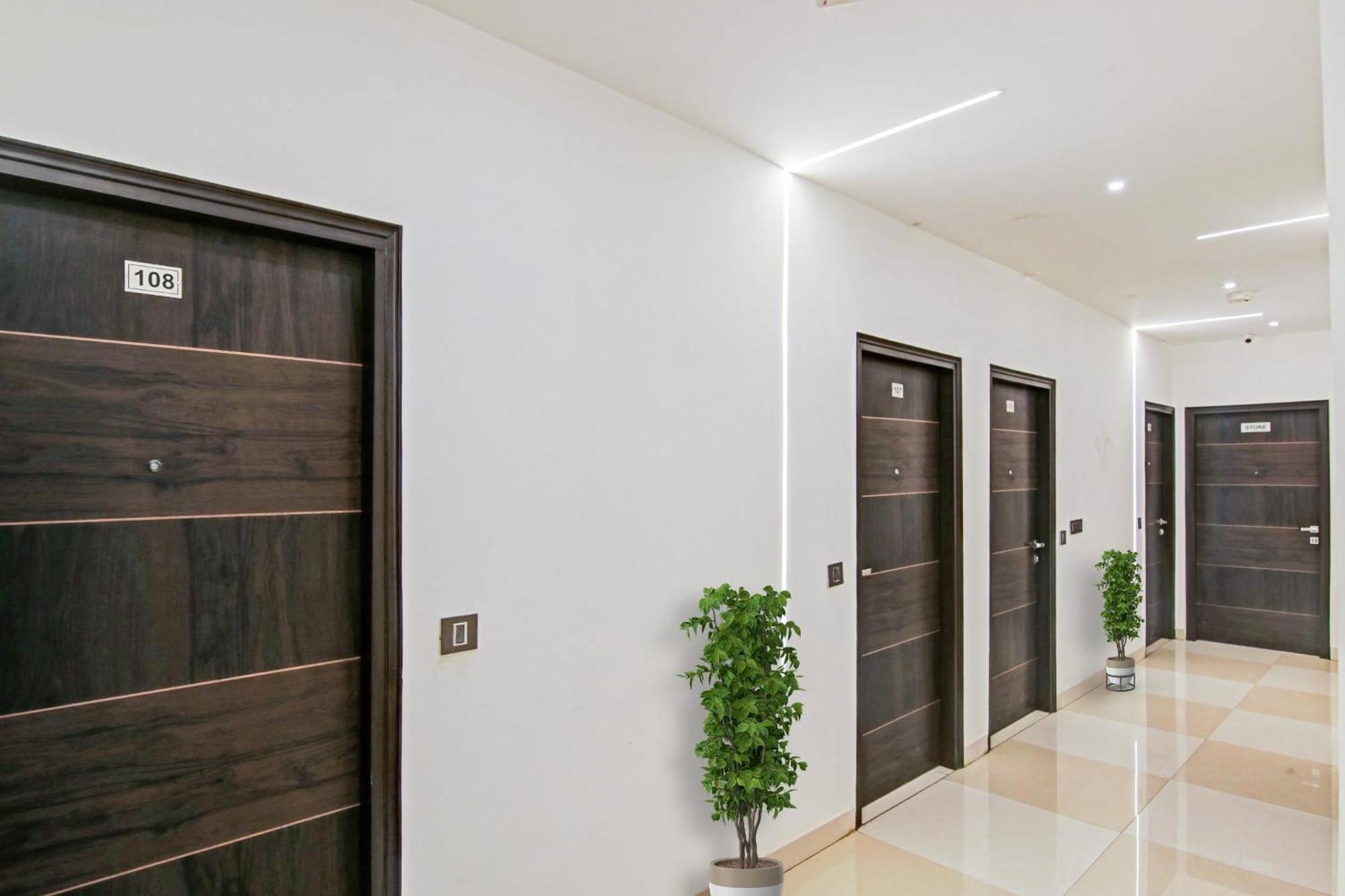 Hotel 19 West Νέο Δελχί Εξωτερικό φωτογραφία